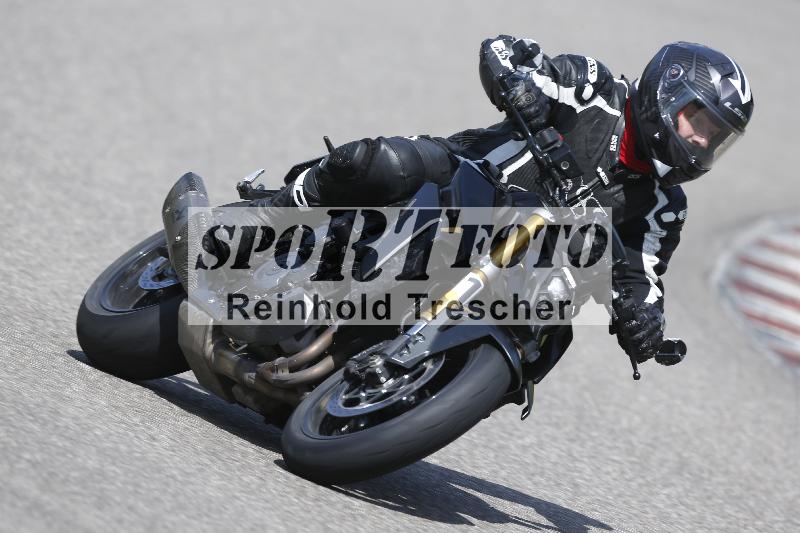 Archiv-2025/09 22.04.2025 Cornu Master School ADR/rot-rouge/12